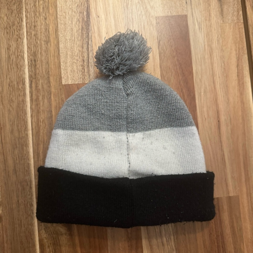 Star Wars Stormtrooper Kids Knit‎ Beanie Pom Pom Hat Grey White Black OSFM - Picture 2 of 4